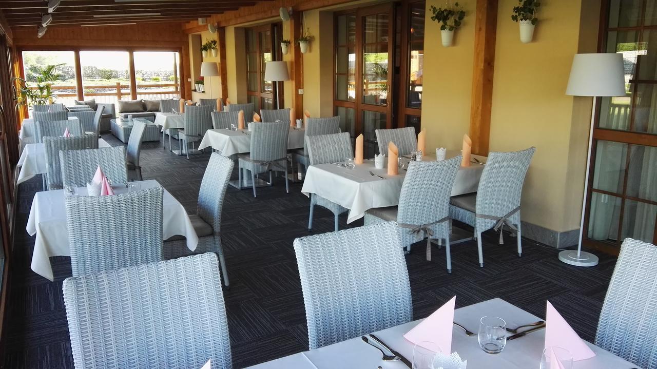 Malvazia Hotel Prievaly Esterno foto
