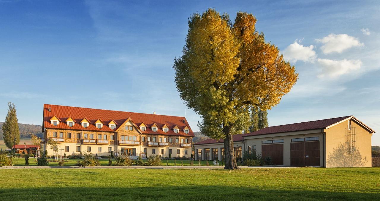 Malvazia Hotel Prievaly Esterno foto